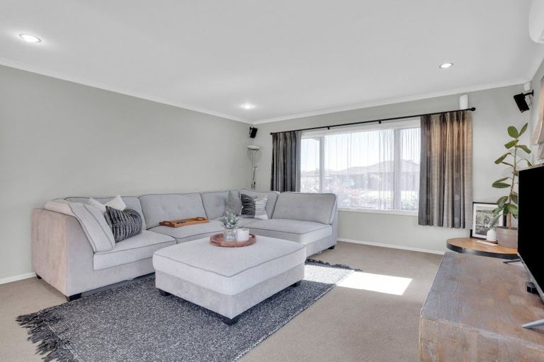 Photo of property in 7 Whitney Place, Rototuna North, Hamilton, 3210