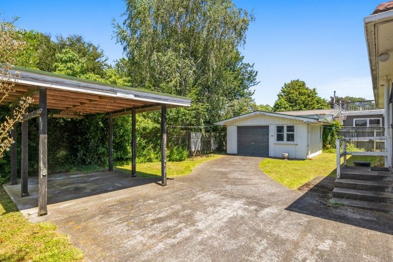 Photo of property in 15 Heretaunga Square, Silverstream, Upper Hutt, 5019