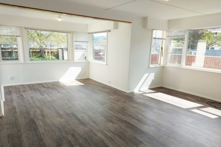 Photo of property in 5 Fleet Street, Naenae, Lower Hutt, 5011