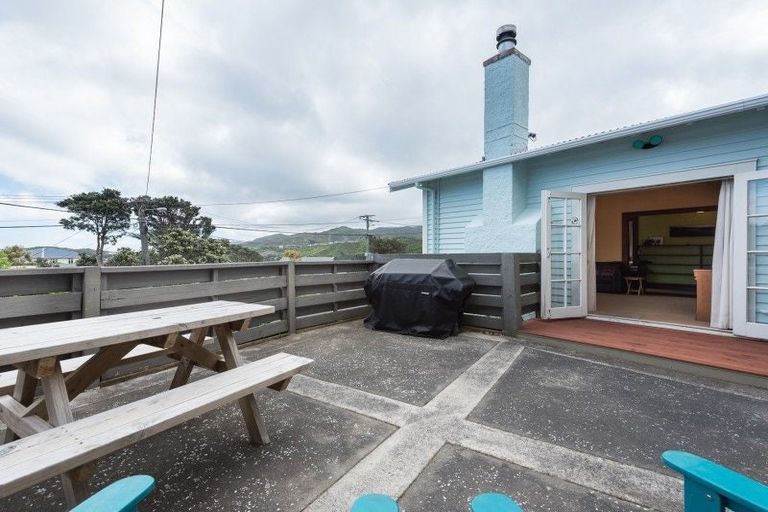Photo of property in 37 Hudson Street, Island Bay, Wellington, 6023