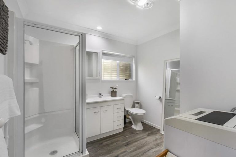 Photo of property in 2/69 Bay Street, Red Beach, 0932