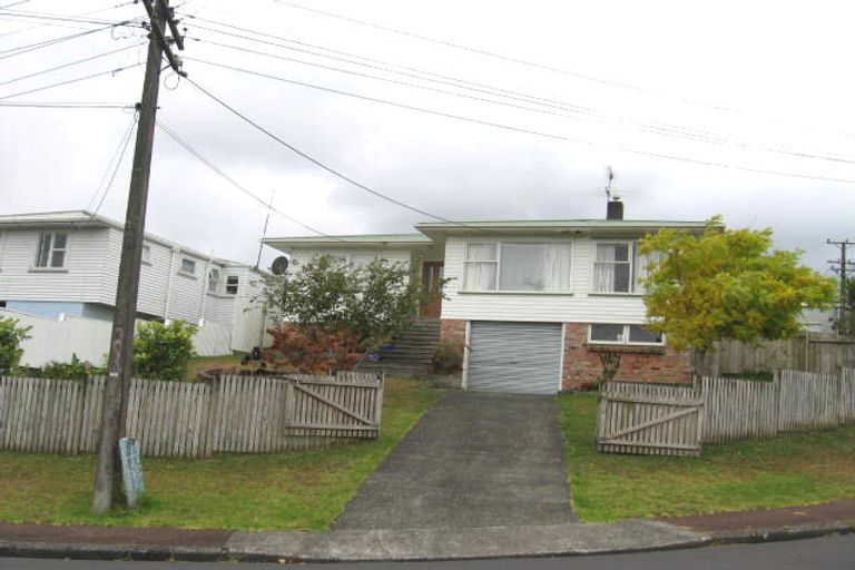 Photo of property in 1/13 Trinidad Road, Sunnynook, Auckland, 0620