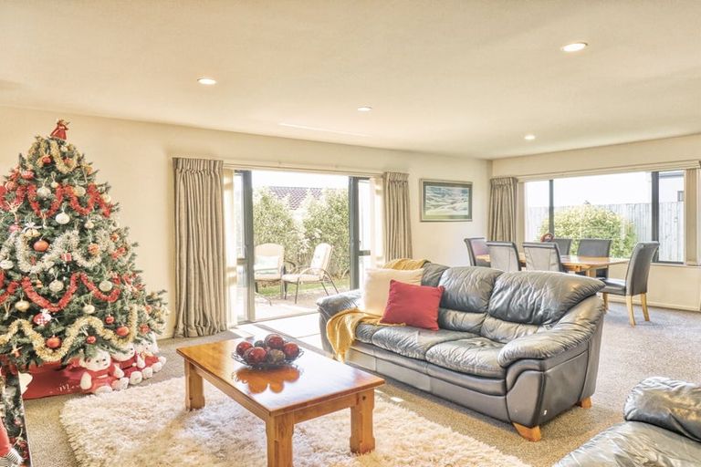 Photo of property in 28b James Cook Drive, Whitby, Porirua, 5024