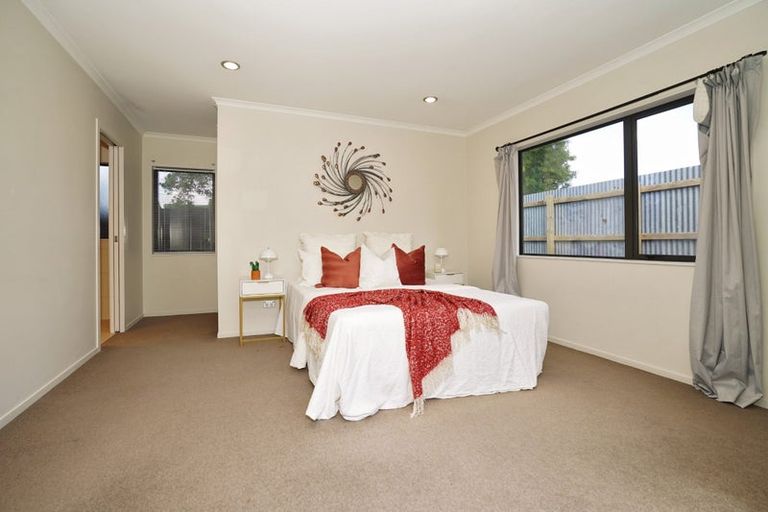 Photo of property in 8 Berkley Avenue, Hillcrest, Hamilton, 3216