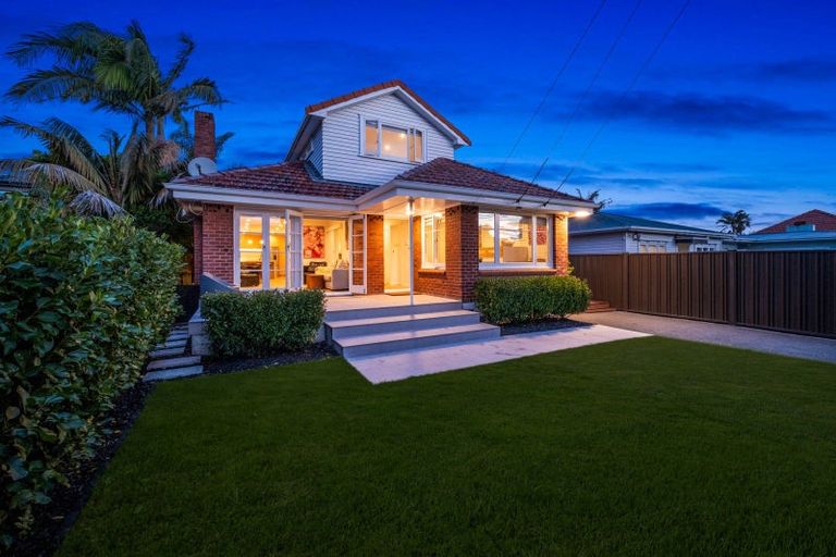 Photo of property in 4 Humariri Street, Point Chevalier, Auckland, 1022