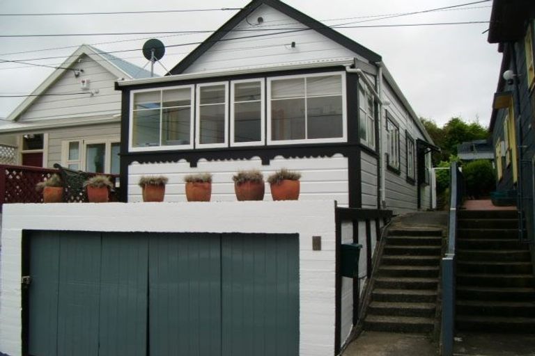 Photo of property in 21 Milton Street, Berhampore, Wellington, 6023