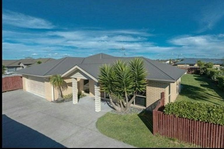 Photo of property in 10 Alderwick Place, Rototuna North, Hamilton, 3210