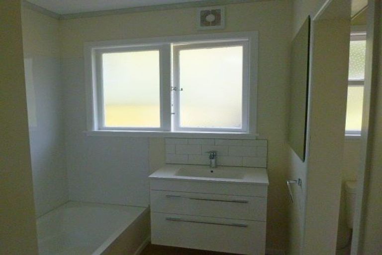 Photo of property in 31 Dowse Drive, Maungaraki, Lower Hutt, 5010