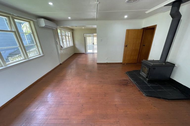 Photo of property in 12 Greer Crescent, Tawa, Wellington, 5028