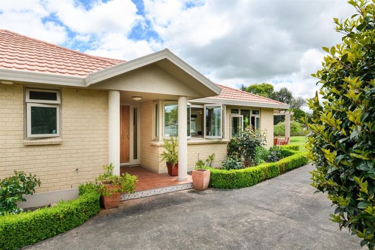 Photo of property in 11 Wanganui Road, Marton, 4710
