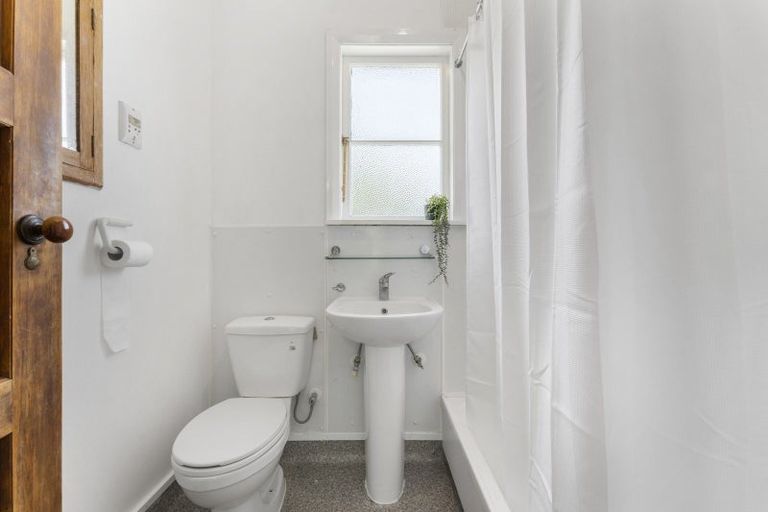 Photo of property in 510 Featherston Street, Roslyn, Palmerston North, 4414