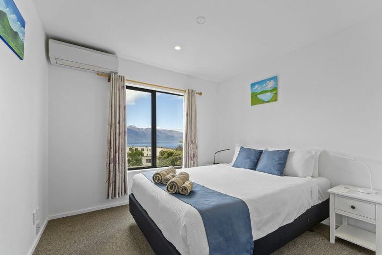 Photo of property in 24 Sainsbury Road, Fernhill, Queenstown, 9300