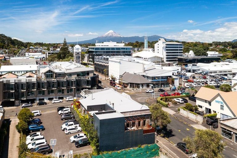 Photo of property in 29 Queen Street, New Plymouth, 4310
