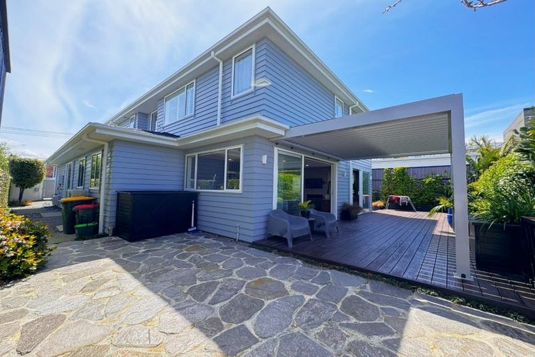 Photo of property in 17a Lake Pupuke Drive, Takapuna, Auckland, 0622