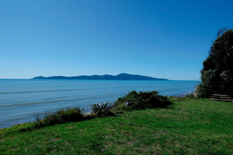 Photo of property in 13 The Esplanade, Raumati South, Paraparaumu, 5032
