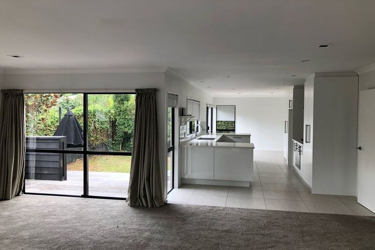 Photo of property in 54a Hattaway Avenue, Bucklands Beach, Auckland, 2012