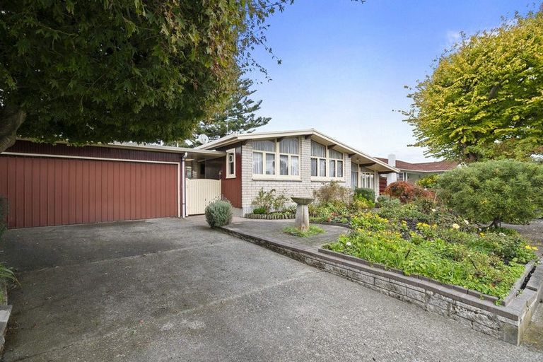 Photo of property in 8 Henare Street, West End, Palmerston North, 4412