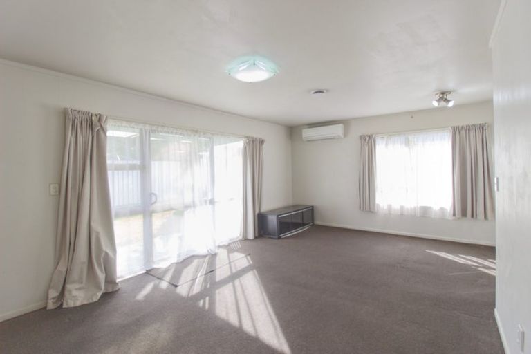 Photo of property in 4/4a Browns Road, Manurewa, Auckland, 2102