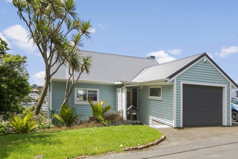 Photo of property in 17 Espin Crescent, Karori, Wellington, 6012