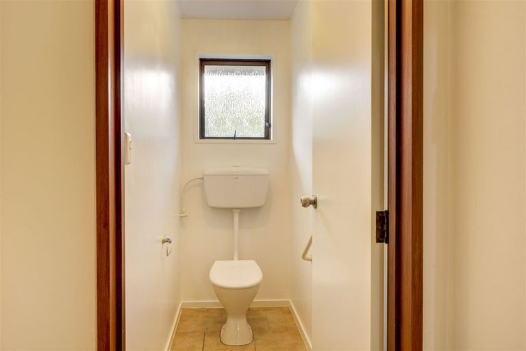 Photo of property in 1 Ward Place, Rangiora, 7400