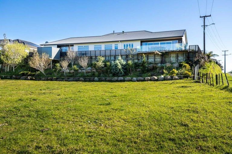 Photo of property in 1a Tupuhi Place, Highlands Park, New Plymouth, 4312