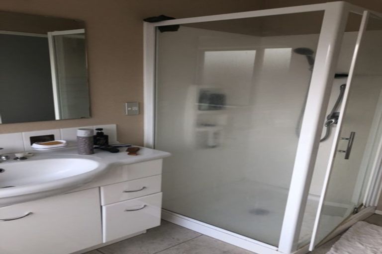 Photo of property in 22 Whitford Place, Rototuna North, Hamilton, 3210