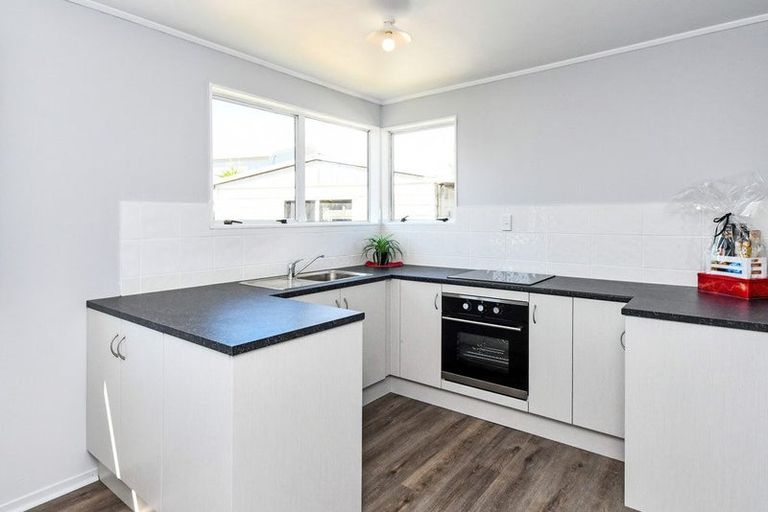 Photo of property in 2/18 Silver Creek Road, Weymouth, Auckland, 2103