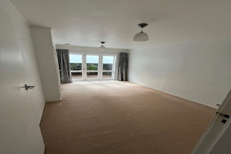 Photo of property in 1/27 Gazelle Avenue, Beach Haven, Auckland, 0626