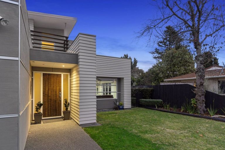 Photo of property in 49 Clare Street, Cambridge, 3434