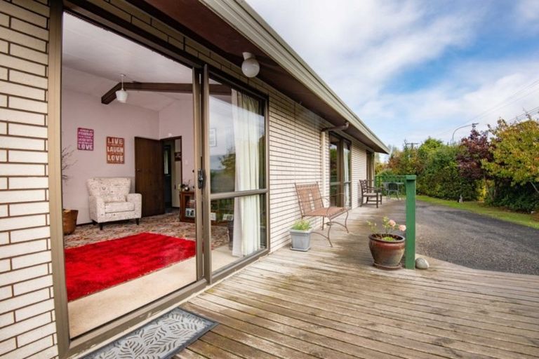 Photo of property in 6 Greenwich Street, Waihola, Milton, 9073