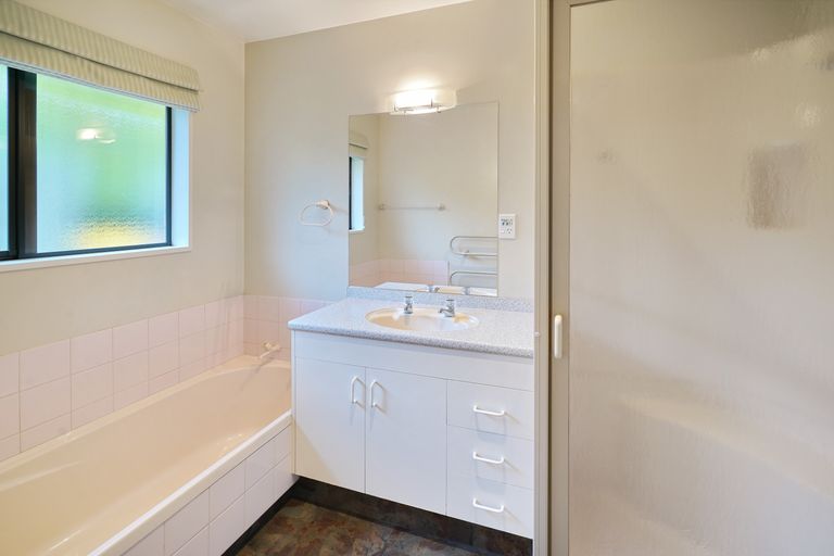 Photo of property in 2/371 Withells Road, Avonhead, Christchurch, 8042