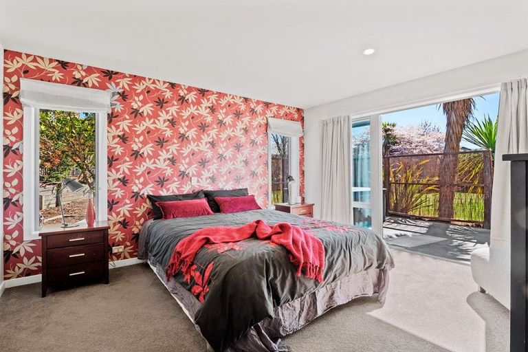 Photo of property in 8 Widgeon Place, Lake Hayes, Queenstown, 9304