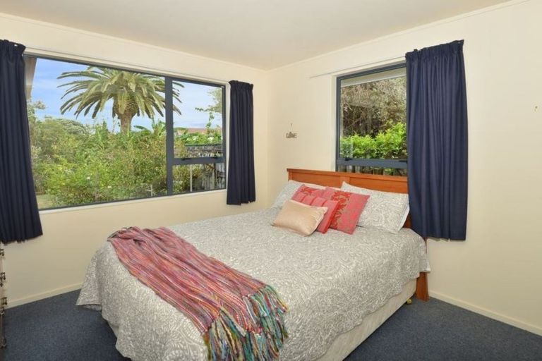 Photo of property in 33 Shearwater Street, One Tree Point, 0118