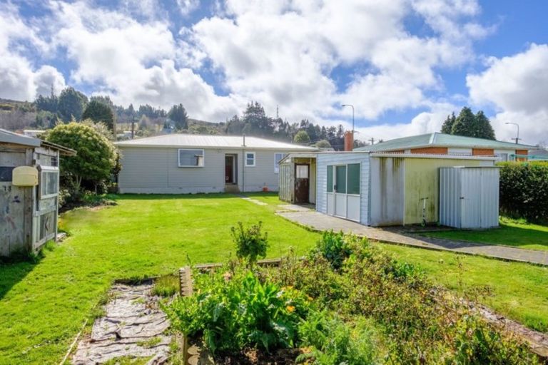 Photo of property in 451 Taieri Road, Halfway Bush, Dunedin, 9010