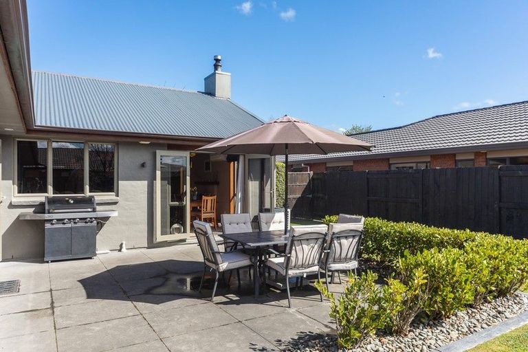 Photo of property in 44 Roberts Line, Kelvin Grove, Palmerston North, 4414