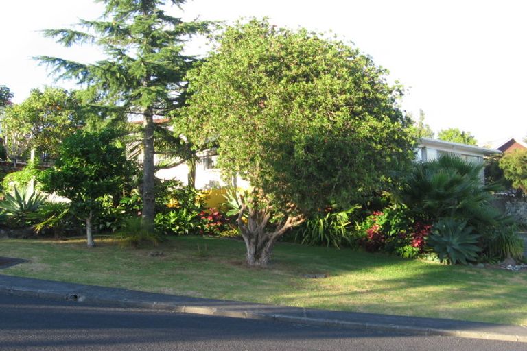Photo of property in 1/4 Velma Road, Hillcrest, Auckland, 0627