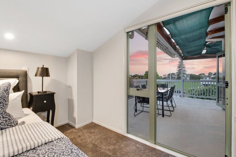 Photo of property in 11 William Bayes Place, Red Beach, 0932