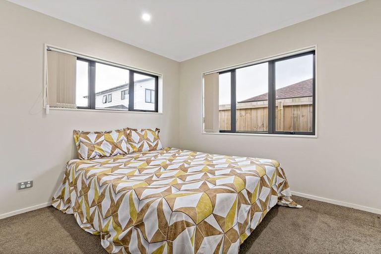 Photo of property in 12 Koroheke Road, Takanini, 2110