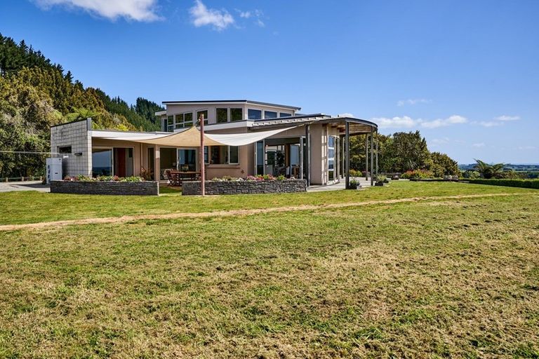 Photo of property in 102 Kuku East Road, Kuku, Levin, 5570