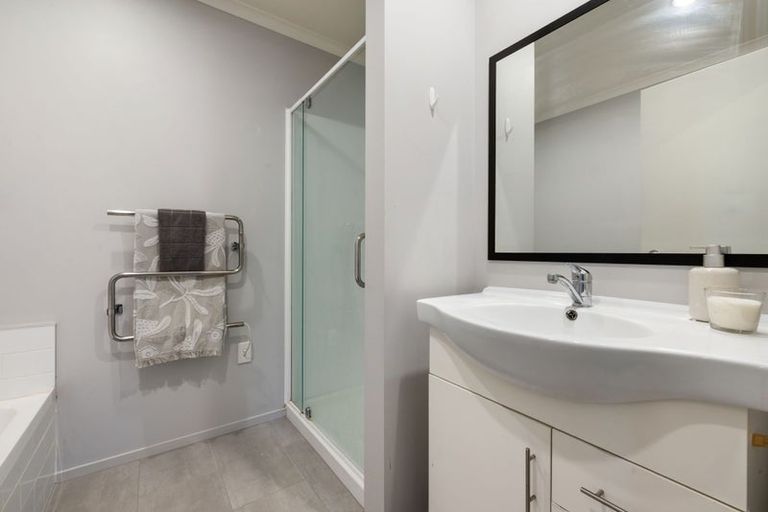 Photo of property in 6 Queens Park Crescent, Frankton, Hamilton, 3204