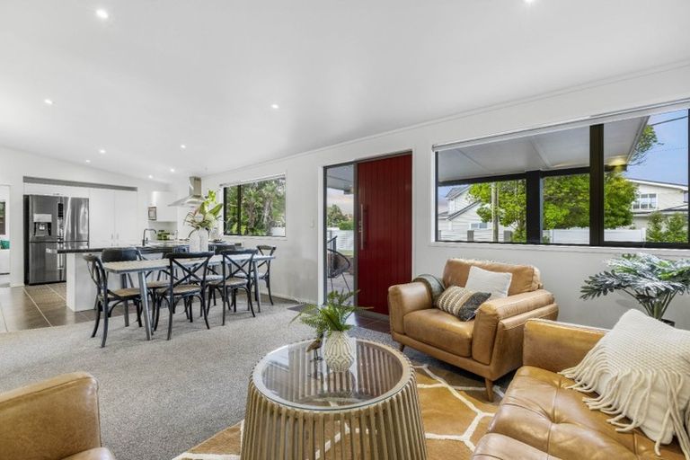 Photo of property in 2 Claude Road, Stanmore Bay, Whangaparaoa, 0932