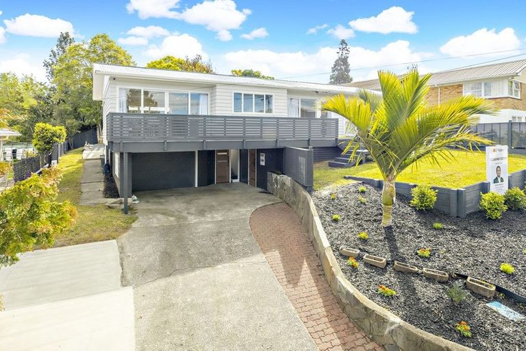 Photo of property in 6 Brouder Place, Hillpark, Auckland, 2102