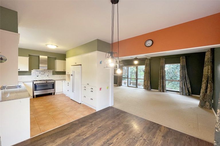 Photo of property in 19 Mcinnes Place, Queenwood, Hamilton, 3210