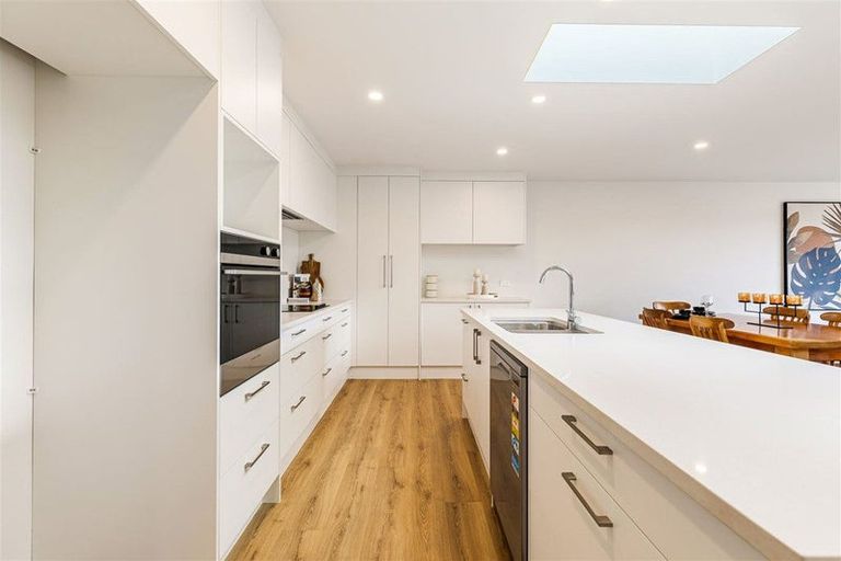 Photo of property in 12b Bluefin Way, West Harbour, Auckland, 0618