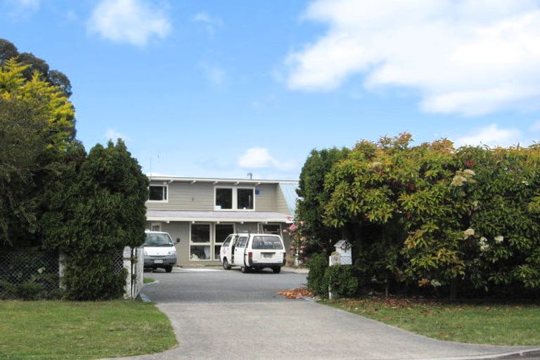 Photo of property in 2 Winston Street, Acacia Bay, Taupo, 3330
