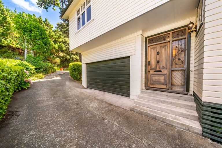 Photo of property in 17 Paremata Crescent, Paremata, Porirua, 5024
