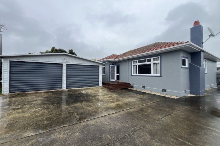 Photo of property in 30 Botanical Road, Takaro, Palmerston North, 4412