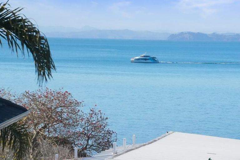 Photo of property in 1047 Whangaparaoa Road, Tindalls Beach, Whangaparaoa, 0930