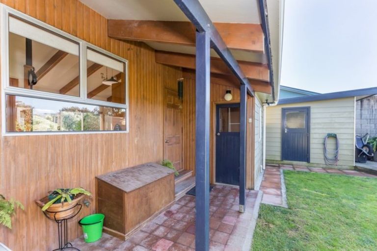 Photo of property in 20 Kent Avenue, Waitarere Beach, Levin, 5510