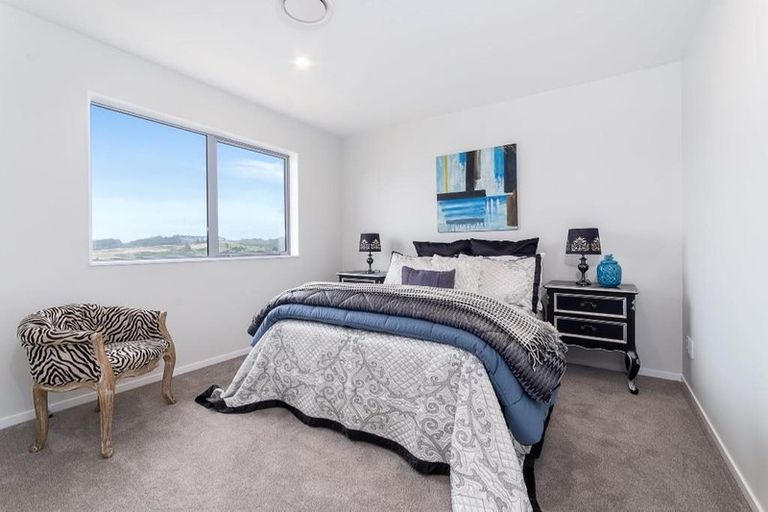 Photo of property in 9 Takurua Terrace, Orewa, 0931